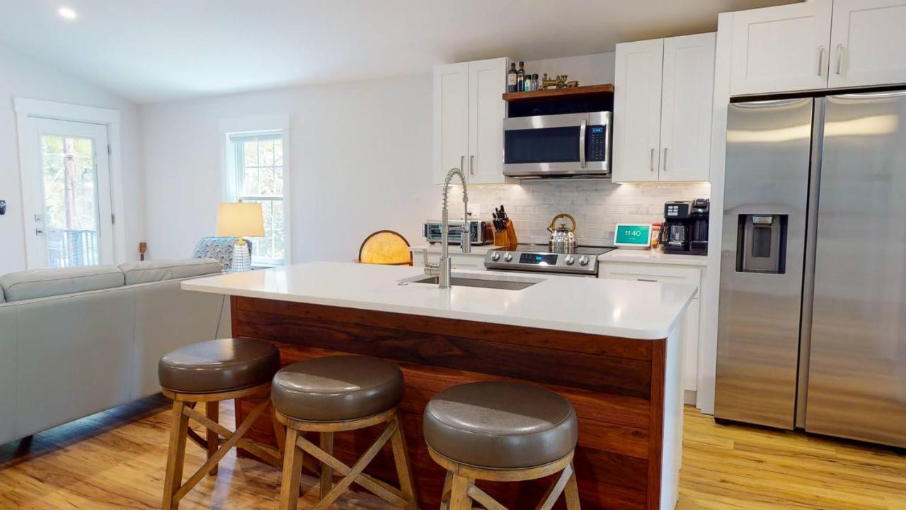 Modern 2br 2ba With King Bed-fast Wi-fi 75 Inch Oled Tv * Wilmington